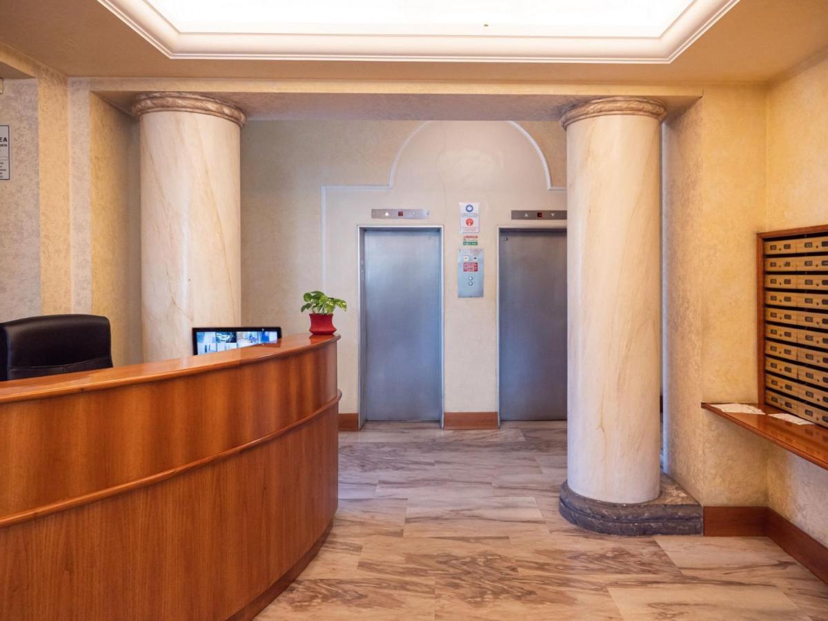 The Best Rent - Spacious One-Bedroom Apartment In Moscova District Milán Exterior foto